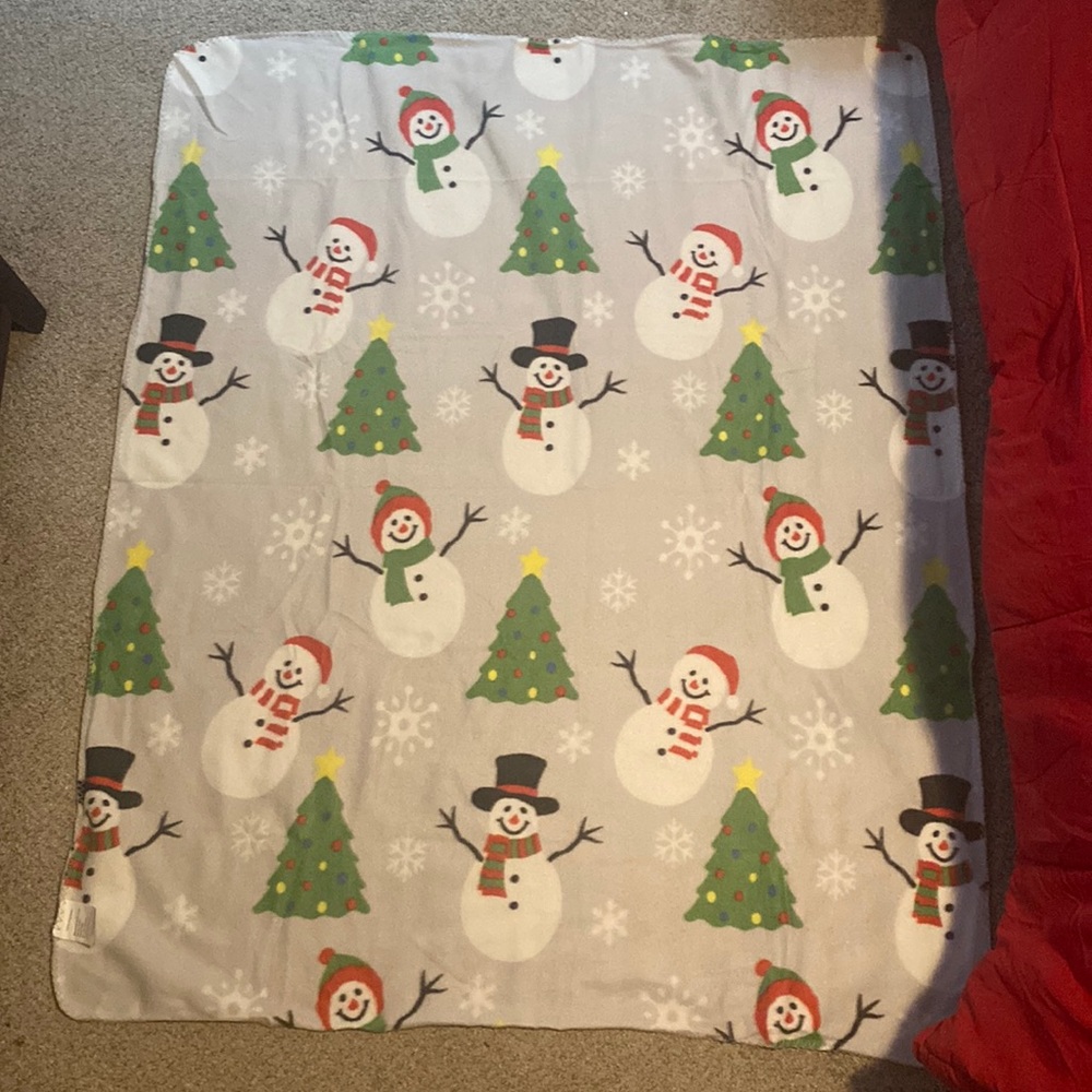 Brand New!!!!!!!    Christmas Throws